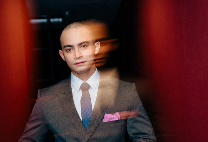 Profil Omara Esteghlal, Pria yang Dikabarkan Jadi Pacar Prilly Latuconsina