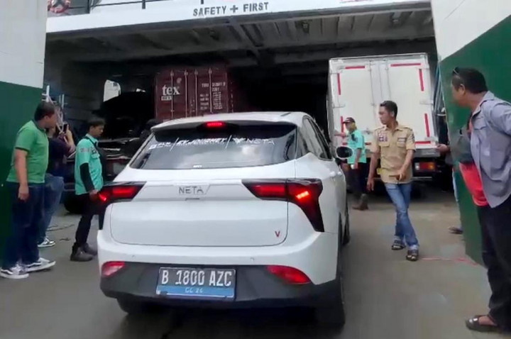 Mobil Listrik Naik Kapal Laut, Neta: Aman Saja!