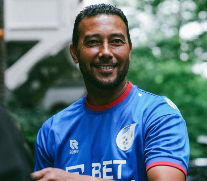 Rekam Jejak Denny Landzaat, Asisten Kluivert yang Satu 'Guru' dengan Arne Slot