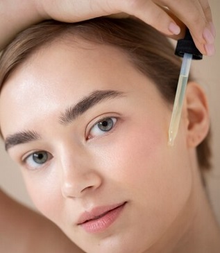 Dua Varian Peeling Serum untuk Solusi Eksfoliasi Aman dan Efektif