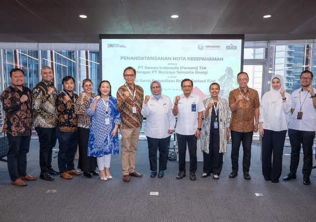 SIG Manfaatkan Sampah Padat Perkotaan untuk Produksi Semen