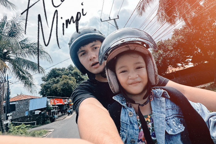 Nyoman Paul Kenang Mendiang Sahabat di Lagu 'Alunan Mimpi'