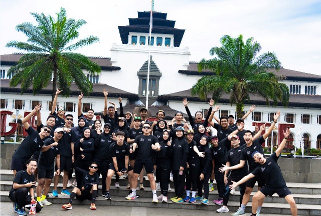 Para cowok penghobi maraton merapat. Kamu tetap pakai sunscreen saat lari maraton y! (Foto: Dok. Istimewa)