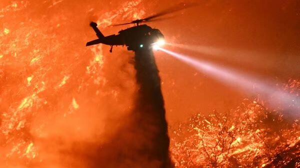 Tornado Api 'Firenado' Muncul di Tengah Kebakaran Hutan Los Angeles