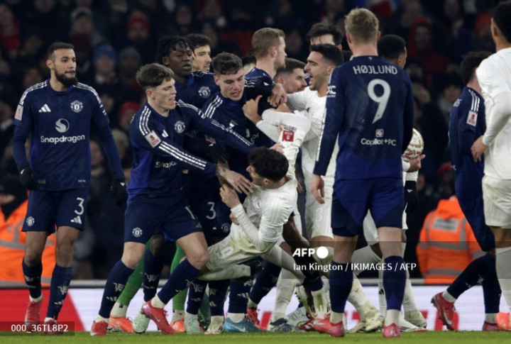 10 Pemain MU Singkirkan Arsenal Lewat Adu Penalti