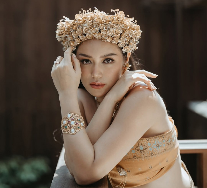 Gemas! Jessica Iskandar Akhirnya Tunjukkan Wajah Putrinya