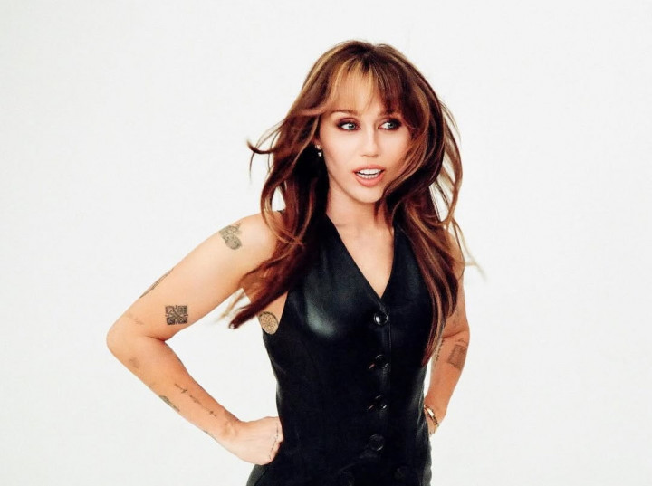 Miley Cyrus Tangisi Kebakaran Hutan di Los Angeles