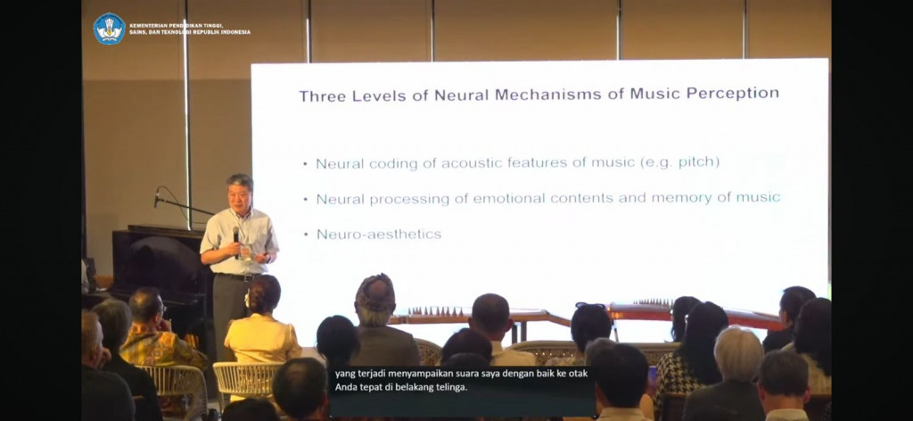 Xiaoqin Wang di acara “Music and Brain: How does Music Influence the Brain and Health?”. (Foto: YouTube/@Kementerian Pendidikan Tinggi, Sains dan Teknologi)