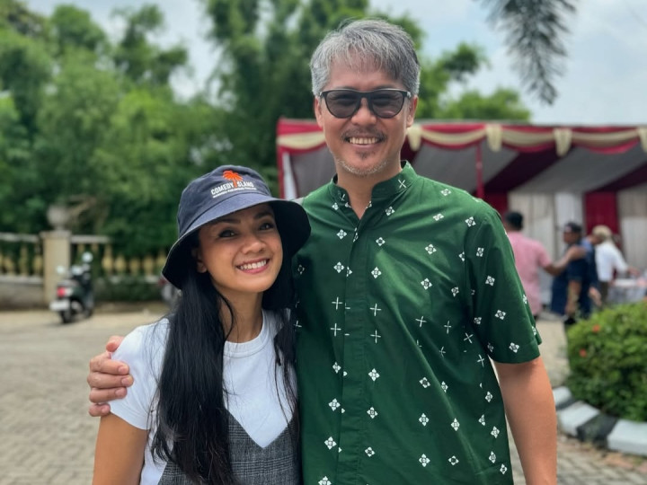 Nirina Zubir Bangga Ernest Cokelat Terpilih Jadi Ketua RT