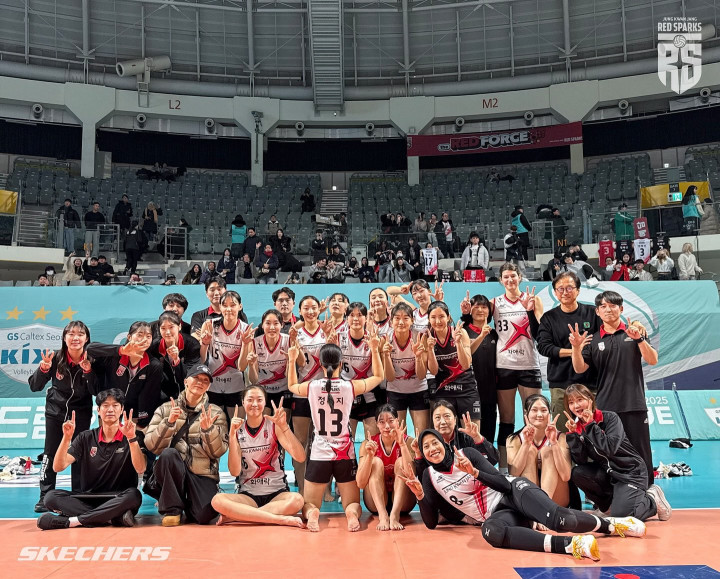 Seventeen Sibuk Tur Dunia, Seungkwan Sempatkan Dukung Tim Voli Megawati