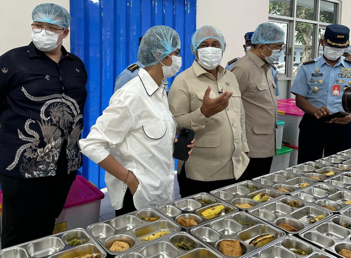 Sempurnakan Program MBG, GKSI Bagikan15.000 Kotak Susu di Solo