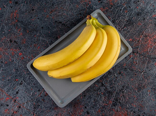 Pisang merupakan sumber vitamin C yang dapat meningkatkan sistem kekebalan tubuh. (Foto: Ilustrasi. Dok. Freepik.com)