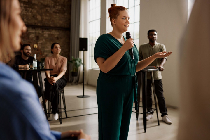 Sennheiser Rayakan 25 Tahun Mikrofon Evolution Wireless