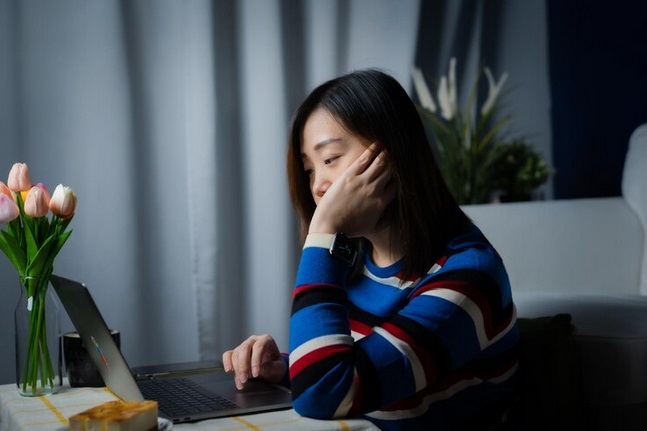 Penyebab Kelelahan Menjelang Menstruasi dan Cara Menanganinya