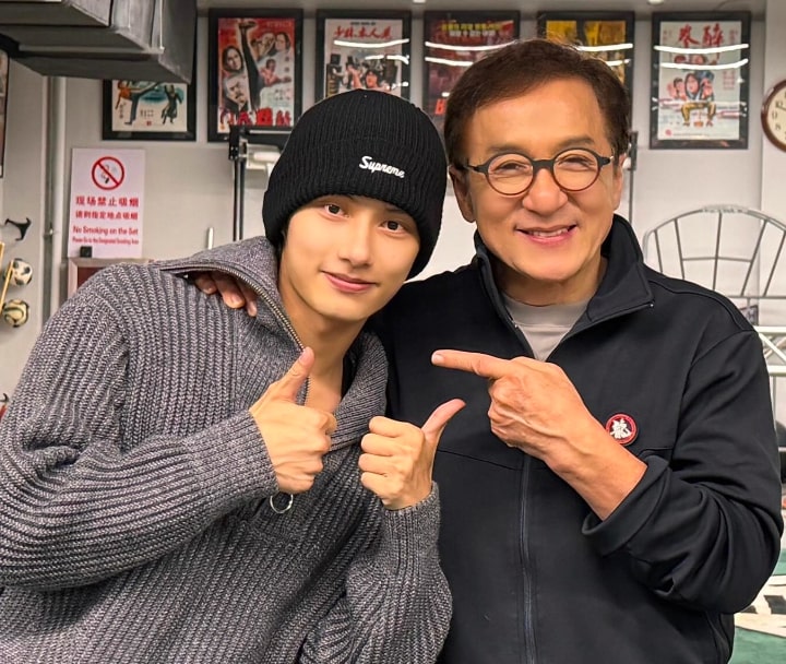 Jun SEVENTEEN Main Film Mandarin Bersama Jackie Chan