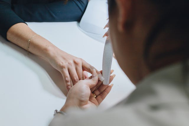 8 Cara Merawat Kuku agar Tidak Mudah Patah