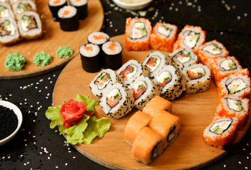 Sushi, Ilustrasi Freepik