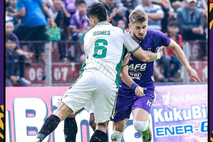 Hasil Liga 1: Persik Berbagi Poin dengan PSS di Lapangan Tergenang Air