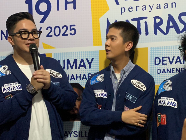 Respons Umay Shahab usai Disebut Meromantisasi Kesedihan Lewat Film