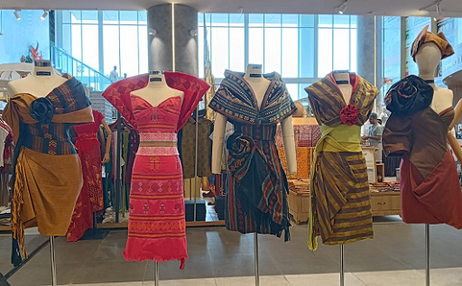 Lewat Kain Tenun, 2 Jenama Ini Ajak Generasi Muda Melestarikan Budaya Lokal