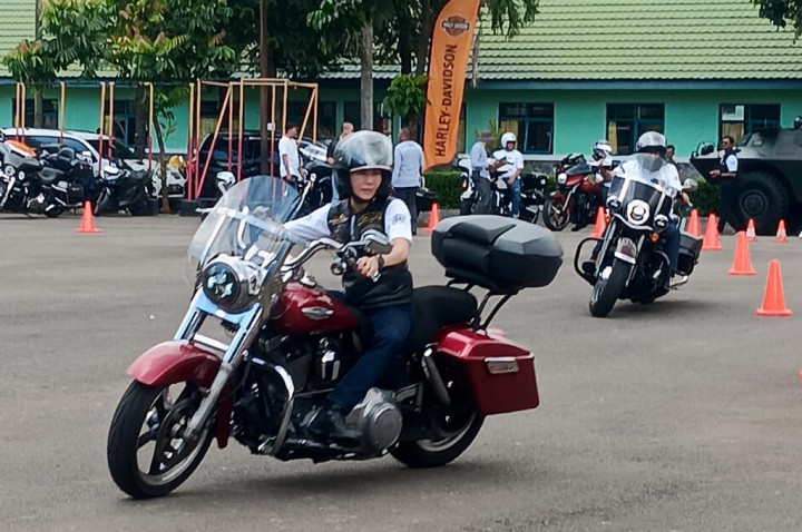 Keren, Dealer Moge Ini Kasih Pelatihan Safety Riding untuk Konsumennya