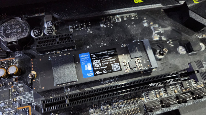 Menjajal SSD NVMe WD Blue SN5000