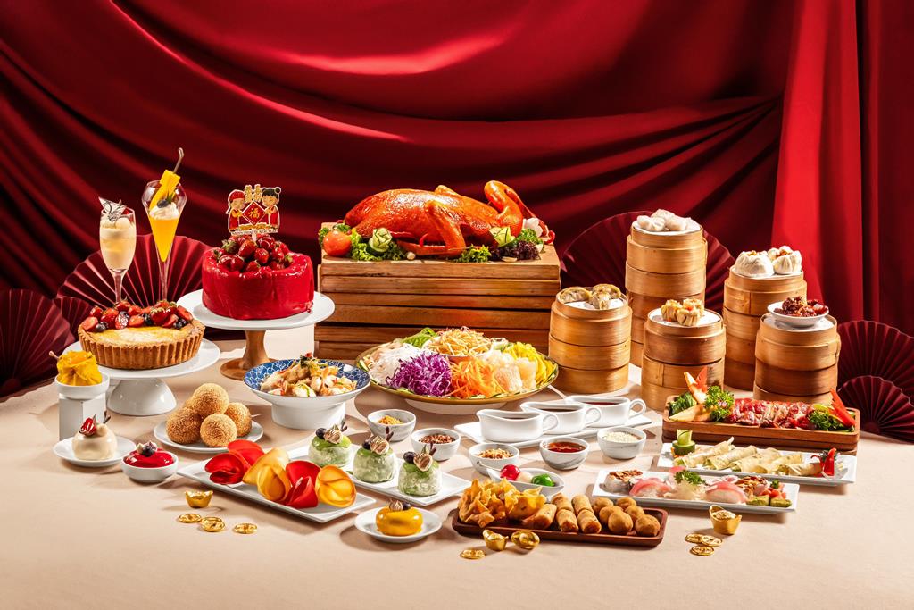 Nikmati sajian buffet dengan hidangan khas Tiongkok yang menggugah selera di Pago Restaurant. Dok. The Papandayan