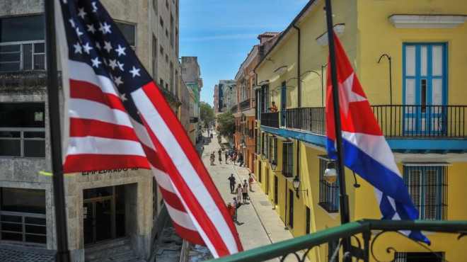 Bendera Amerika Serikat dan Kuba. (AFP)