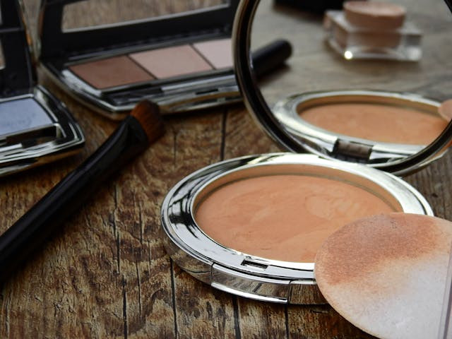 Ketahui Jenis-jenis Complexion Makeup agar Riasan Semakin Flawless