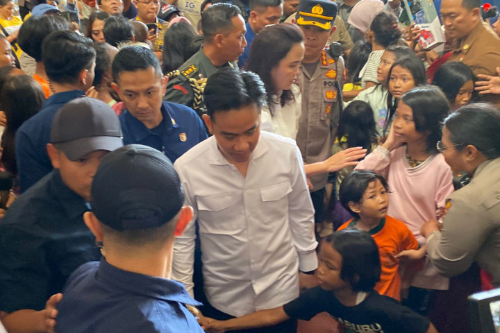 Wapres Kunjungi Korban Kebakaran di Kemayoran