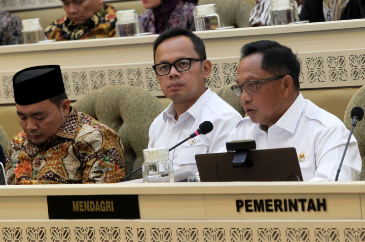 DPR Rapat dengan Mendagri Bahas Opsi Jadwal Pelantikan Kepala Daerah