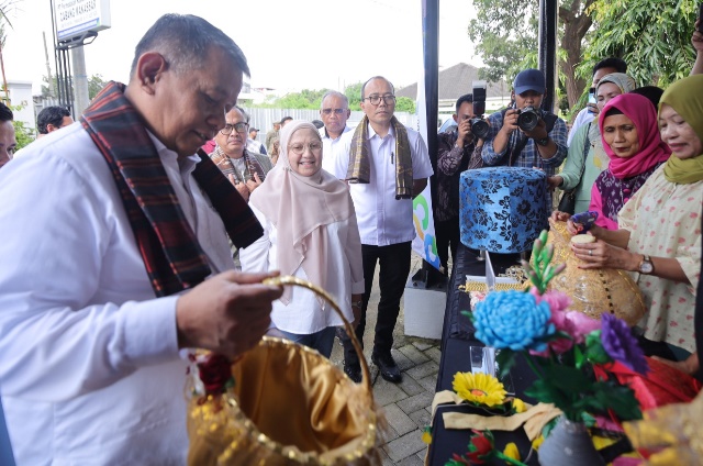 Cerita Emak-emak Ubah Limbah Menjadi Berkah