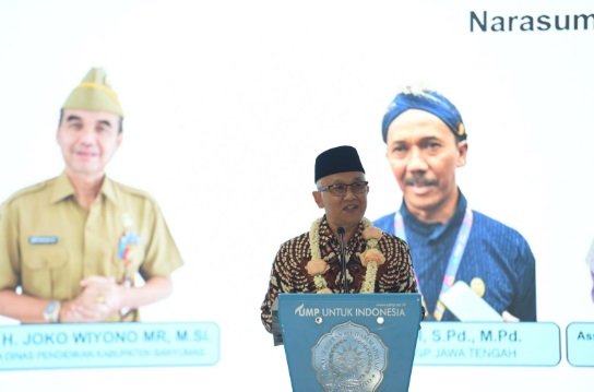 Wamendikdasmen Tekankan Pentingnya Penguatan Kompetensi untuk Deep Learning pada Guru di Banyumas