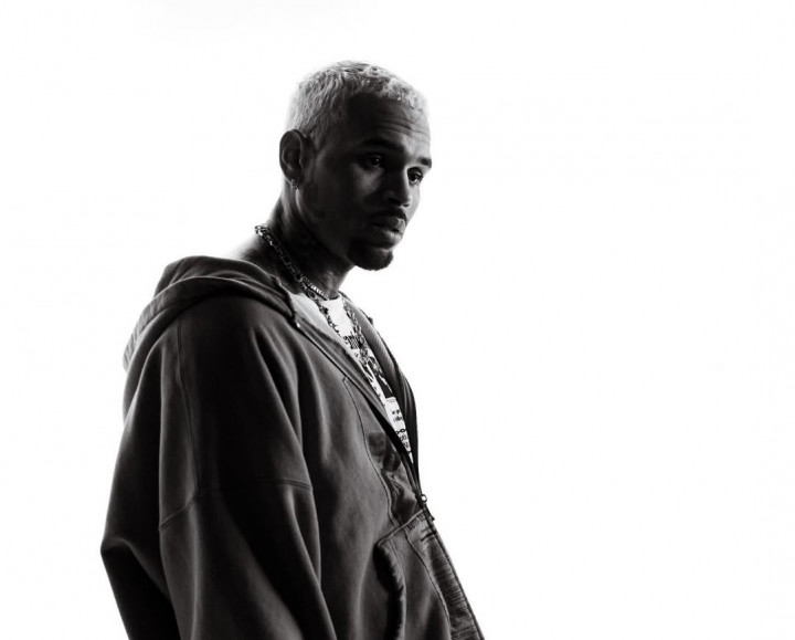 Chris Brown Gugat Warner Bros Rp8,1 Triliun Terkait Pencemaran Nama Baik