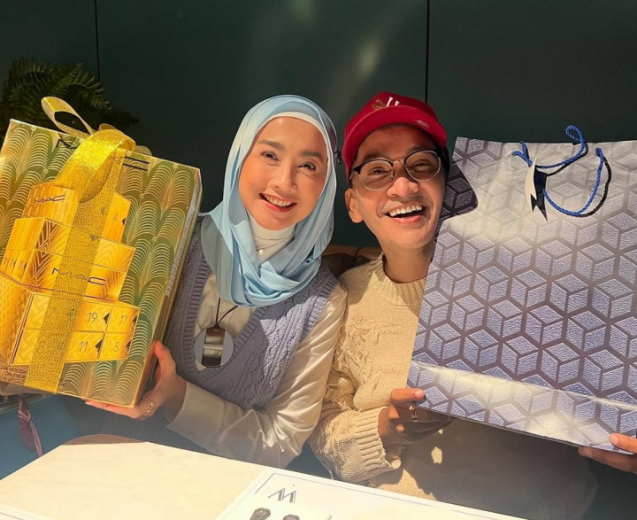 Awal Kedekatan Ruben Onsu dan Desy Ratnasari Hingga Diisukan Pacaran