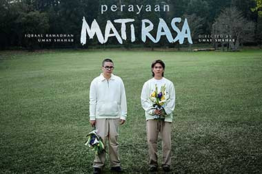 Film Perayaan Mati Rasa Gambarkan Pedihnya Kehilangan Orang Tua