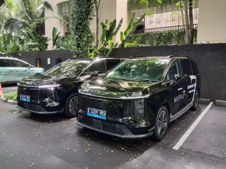 Maxus Mifa 7 Melenggang Sendirian di Kelas MPV Listrik Premium, Kok Bisa?