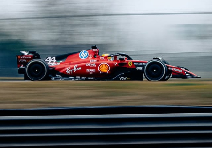 Perdana Jajal Mobil F1 Ferrari di Sirkuit, Ini Komentar Lewis Hamilton