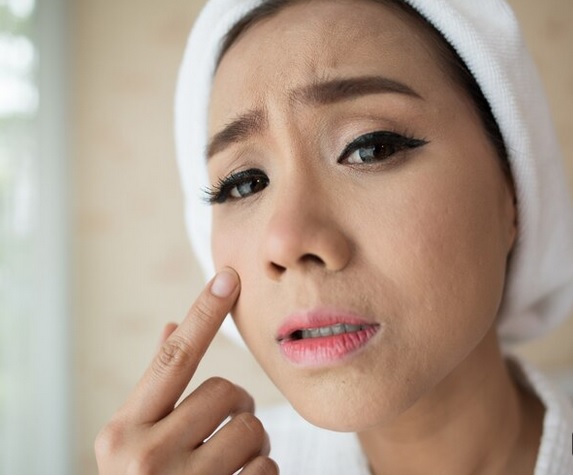 Harus Dihindari! Ini 5 Makanan yang Memicu Penuaan Dini