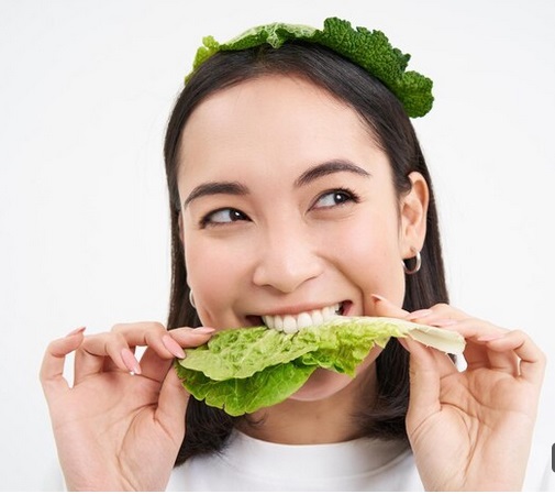 Dengan tidak terlalu adanya pengetatan atau pengkotak-kotakan makanan, menjadikan kamu dapat mudah untuk memenuhi nutrisi. Ilustrasi Freepik 