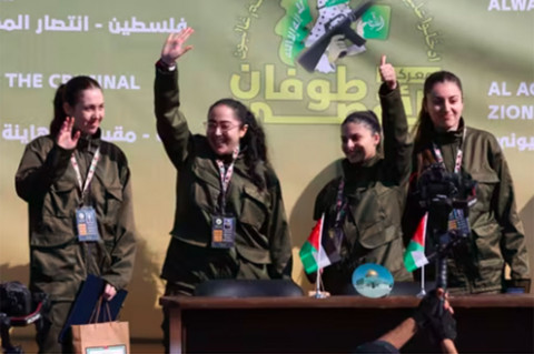 Dibebaskan, 4 Tentara Wanita Israel Sampaikan Terima Kasih atas Perlakuan Hamas di Tahanan