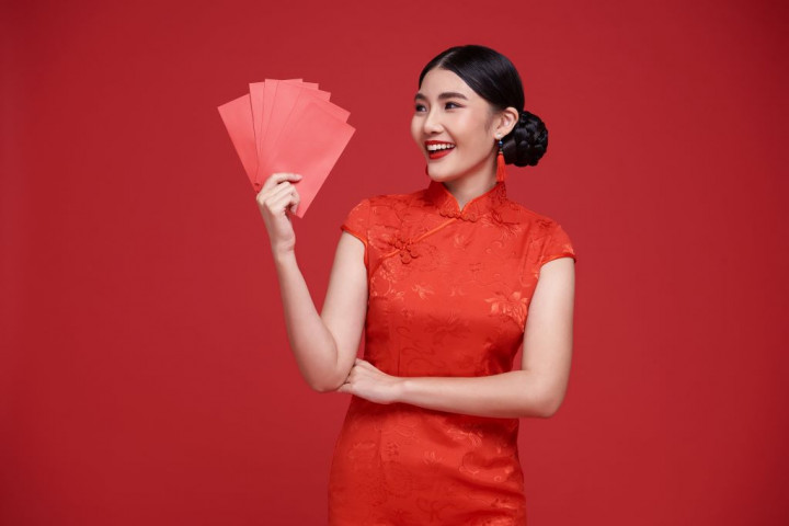 Dapat Angpao Imlek, Bayar Utang Pinjol atau Investasi?