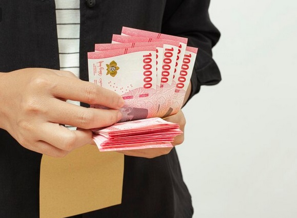 Tips Atur Keuangan di 2025 untuk Pekerja Baru dan Keluarga Muda