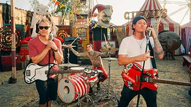 Blink-182 Tampil di Konser Amal Kebakaran Los Angeles