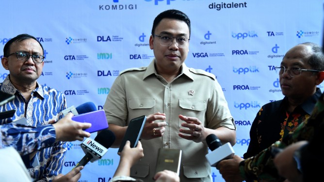 Wakil Menteri Komdigi Angga Raka Prabowo