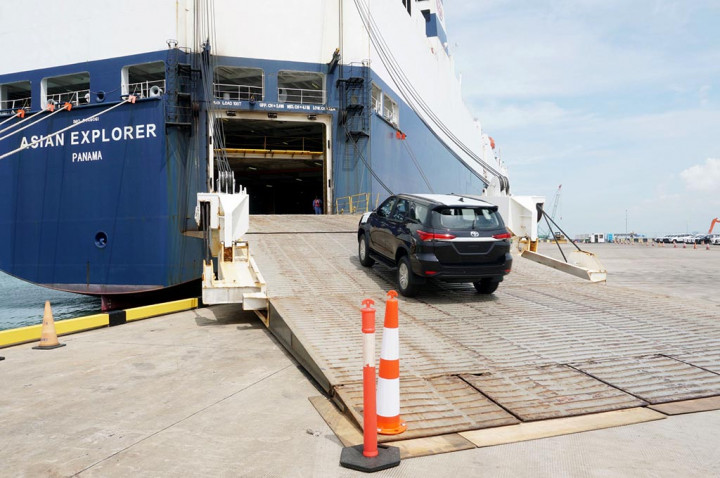 Toyota Sumbang 61% Ekspor CBU Nasional, Permintaan Model Hybrid Melonjak