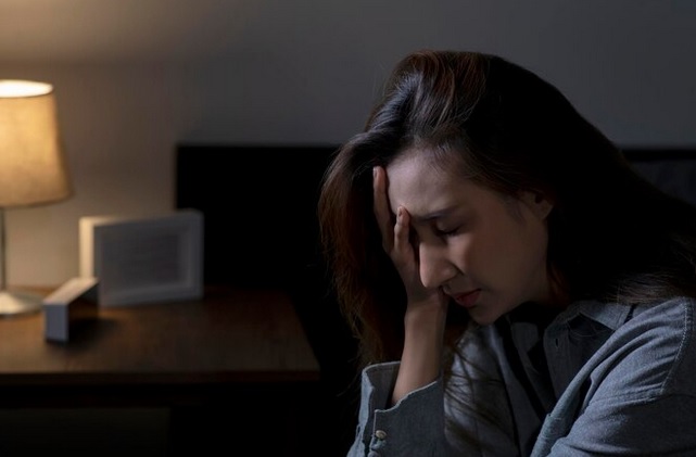 Menangis pada pukul 19.00 hingga 22.00 memang bisa membantu menurunkan berat badan, tetapi bukan berarti bisa menggantikan pola hidup sehat. Ilustrasi Freepik
