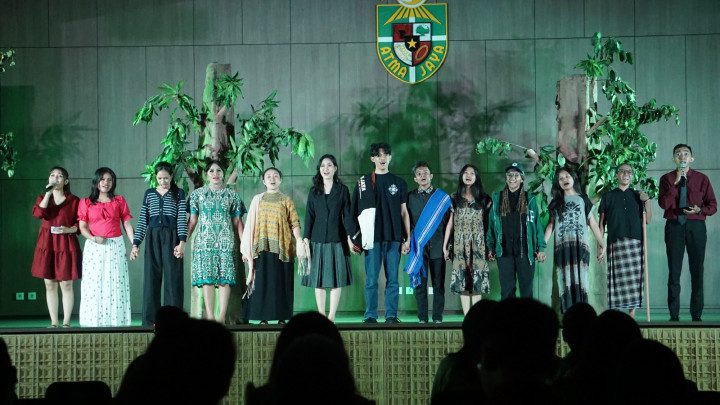 Hasil Lelang Lukisan di Alumni Day Unika Atma Jaya Didonasikan untuk Beasiswa