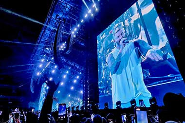 Konser Maroon 5 di Jakarta jadi Paduan Suara Massal