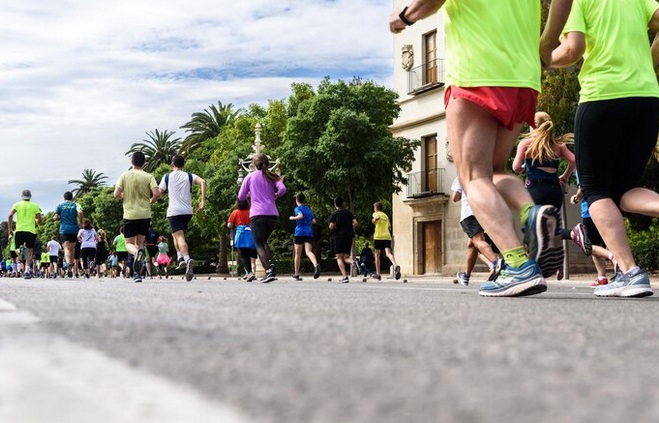 9 dari 10 Orang Indonesia Rutin Berolahraga, Lari dan Badminton Jadi Favorit